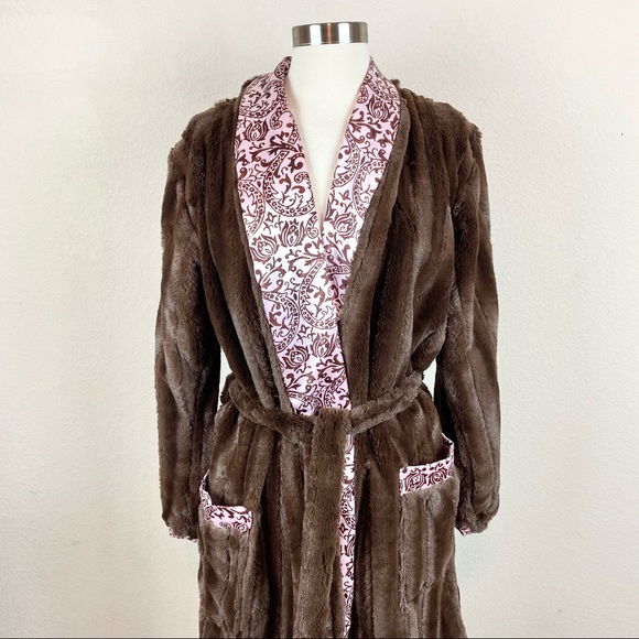 Swankie Blankie Midi Length Robe - Picture 2 of 11